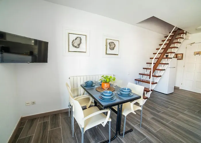 아파트 Atzavara *