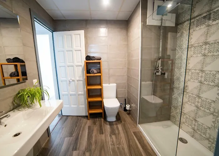 아파트 Atzavara *